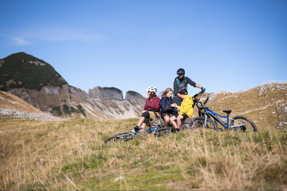 family bike trip with e mountainbikes
